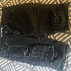 Black Distressed Jeans